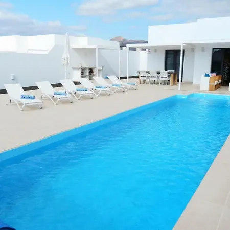 Amistad Villa *